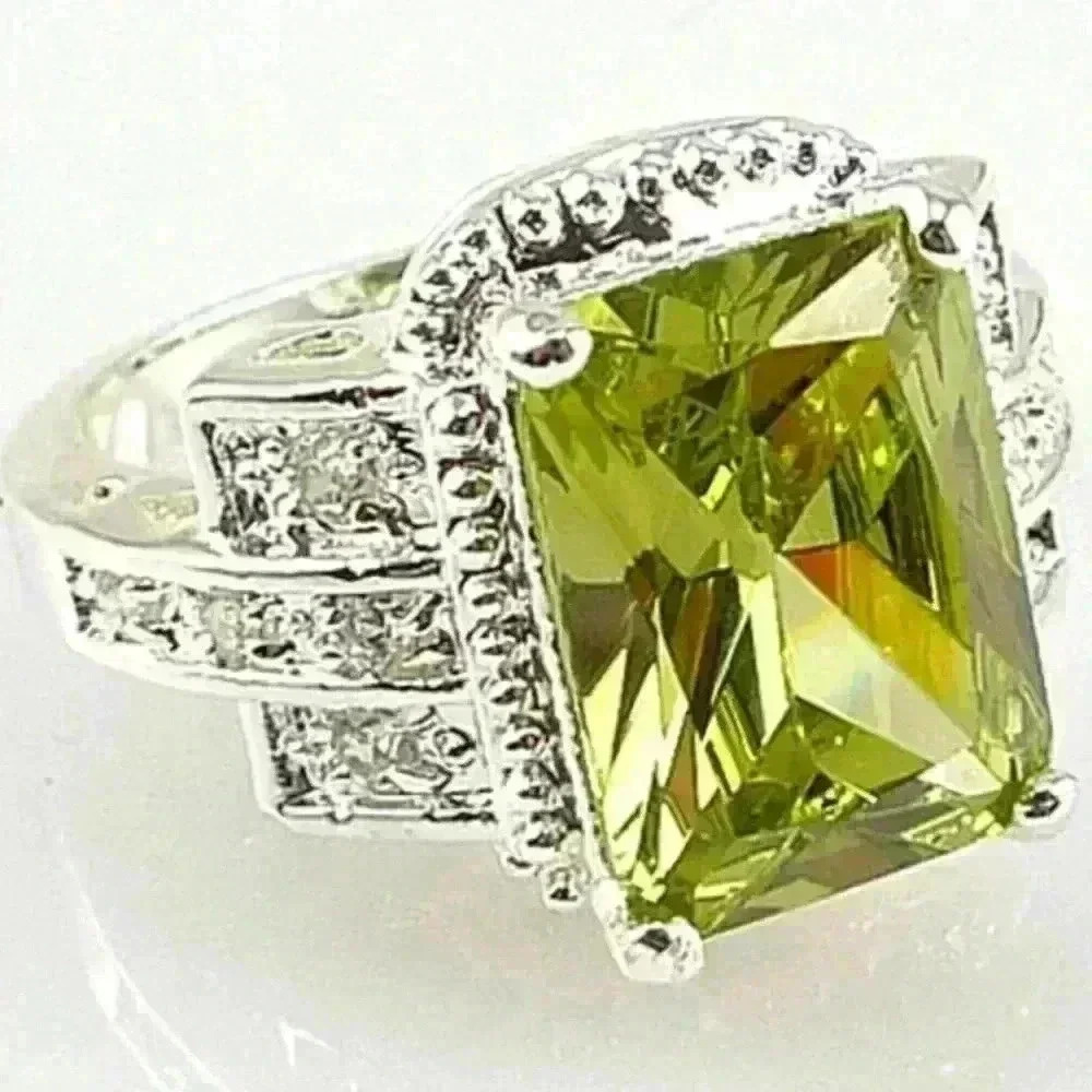 🍁925 Silver Plated Lovely Green Square CZ Wedding Ring, GPMB1470